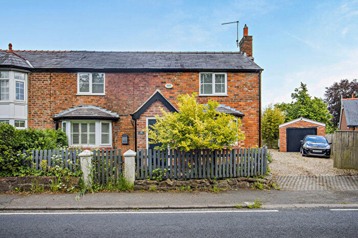 3 Bedroom Semi-Detached House For Sale In Characterful Bedroom Cottage. Bunbury Heath., CW6