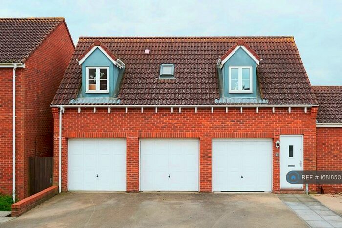 1 Bedroom Flat To Rent In Rowan Close, Desborough, Kettering, NN14