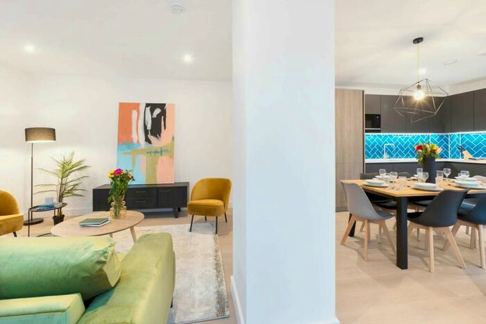 2 Bedroom House To Rent In - Hackney Rd, London, London, E2