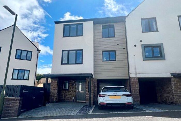 4 Bedroom Property To Rent In Hollyhock Way, Paignton, TQ4