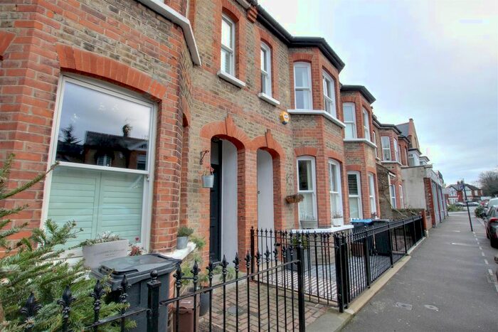 4 Bedroom Property To Rent In Hoppers Road, London N21