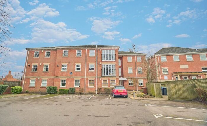 2 Bedroom Flat To Rent In Queens Park Court, London Road, Hinckley, LE10