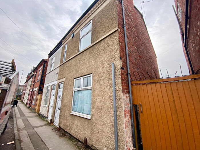3 Bedroom End Of Terrace House To Rent In Carey Road, Bulwell, NG6