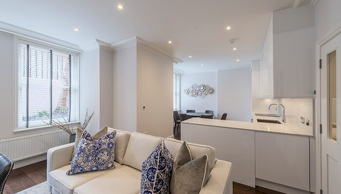 3 Bedroom Flat To Rent In Ravenscourt Park, Hammersmith, W6