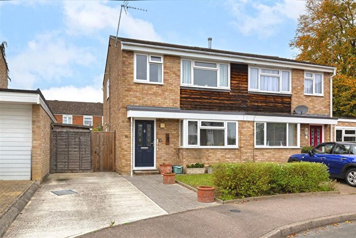 3 Bedroom Semi Detached House For Sale In Cobbs Close, Paddock Wood, Tonbridge, TN12