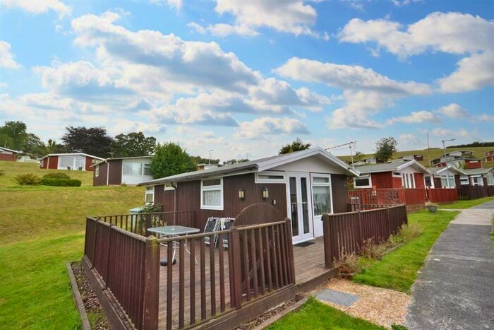 3 Bedroom Chalet For Sale In Elm Rise, Llangain, Carmarthen, SA33