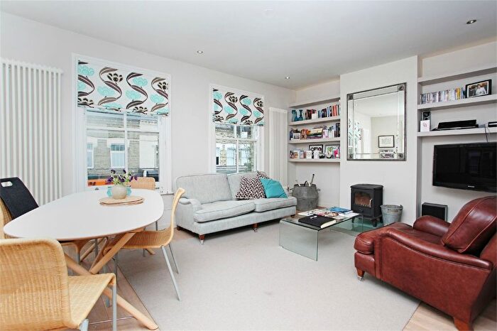 2 Bedroom Flat To Rent In Prince Of Wales Terrace, The Glebe Estate, Chiswick, W4