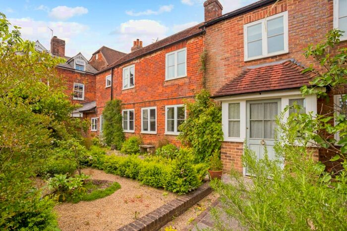 3 Bedroom Semi-Detached House To Rent In Kingsbury Street Marlborough, SN8