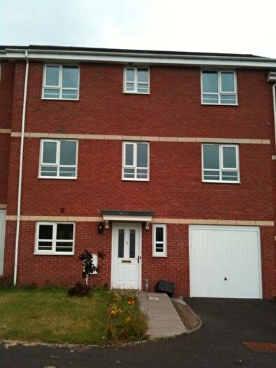 4 Bedroom Town House To Rent In Littlehill Crescent, Halesowen, West Midlands, B63
