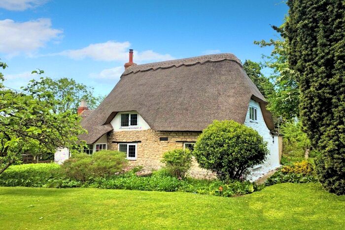 3 Bedroom Detached House For Sale In Locks Lane, Purton, Swindon, SN5