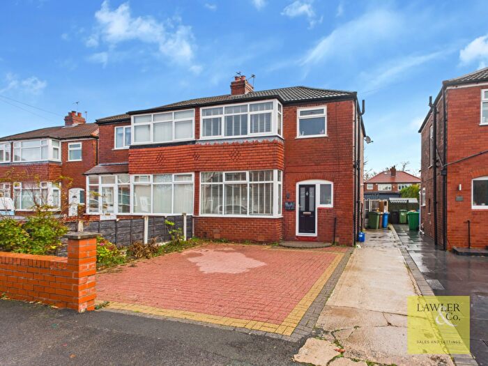 3 Bedroom Semi Detached House For Sale In Berkeley Close, Stockport, Cheshire, SK2