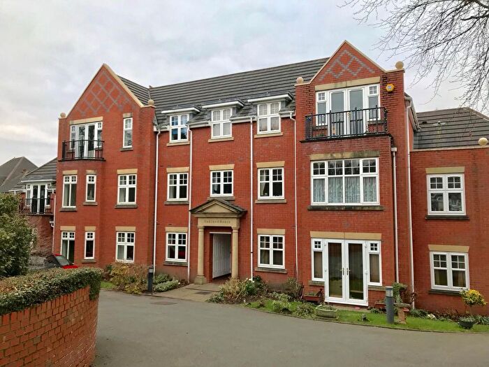 2 Bedroom Flat To Rent In Lichfield Road, Sutton Coldfield, B74