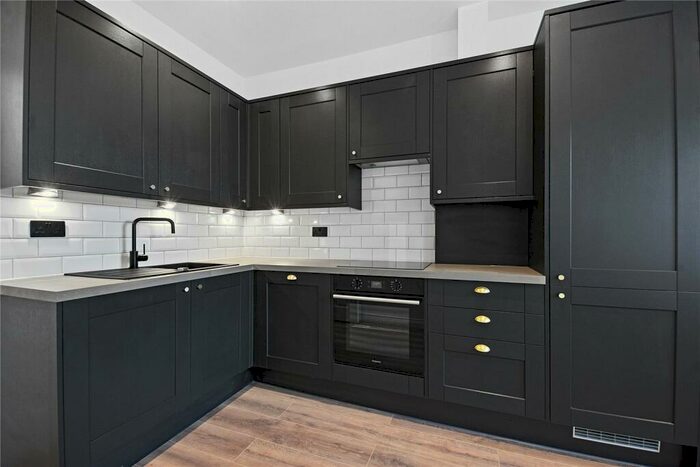 3 Bedroom Apartment To Rent In Crescent Road, London, N22