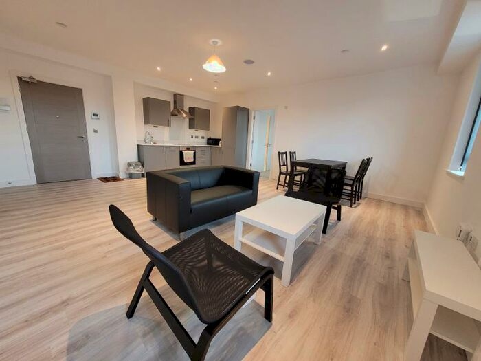 2 Bedroom Apartment To Rent In One Park Avenue, M33