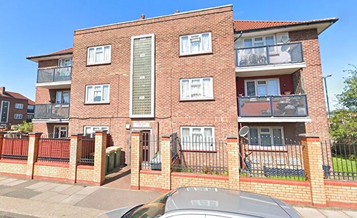2 Bedroom Flat To Rent In Sussex Road, London, E6