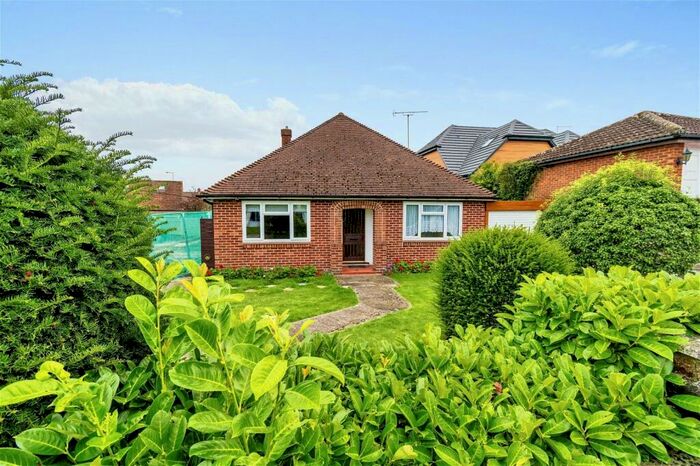 3 Bedroom Detached Bungalow To Rent In Whalesmead Road, Bishopstoke, Eastleigh, Hampshire, SO50