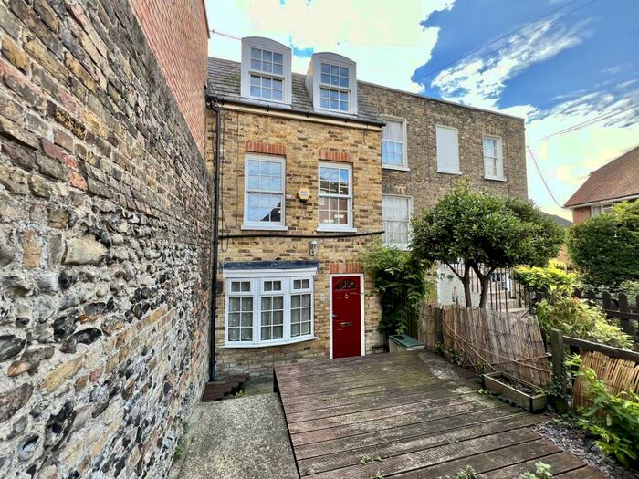 1 Bedroom Terraced House To Rent In Margate, CT9
