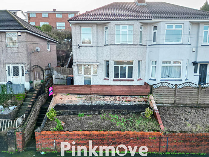 3 Bedroom Semi-Detached House For Sale In East Grove Road, Newport, NP19