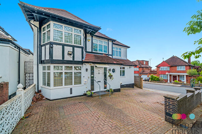 2 Bedroom Flat For Sale In Faber Gardens, London, NW4