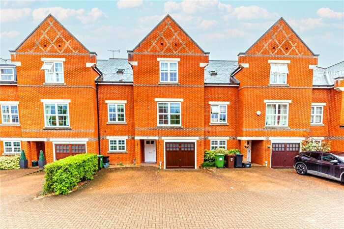 5 Bedroom Terraced House To Rent In Beningfield Drive, London Colney, St. Albans, AL2