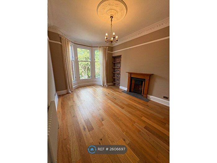 2 Bedroom Flat To Rent In Waverley Street, Glasgow, G41