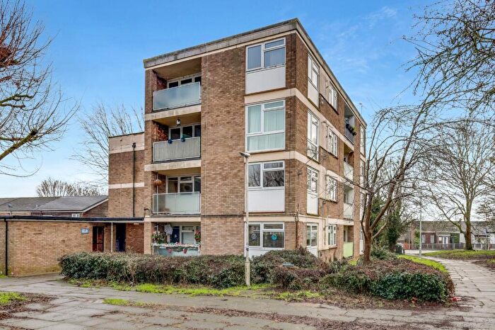 1 Bedroom Flat For Sale In Byfletts, Basildon, SS16