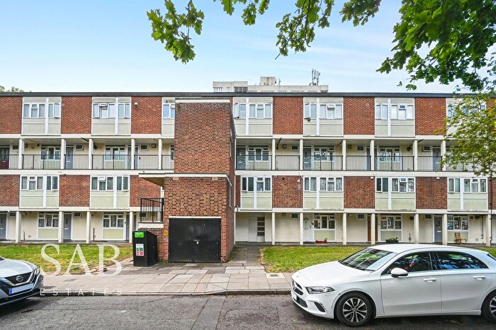 3 Bedroom Flat For Sale In Wallis Road, Southall, UB1