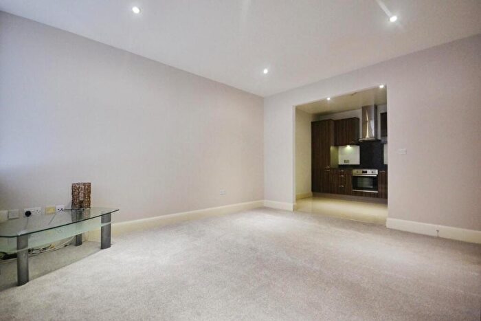 1 Bedroom Flat To Rent In Basingstoke Road, Reading, RG2