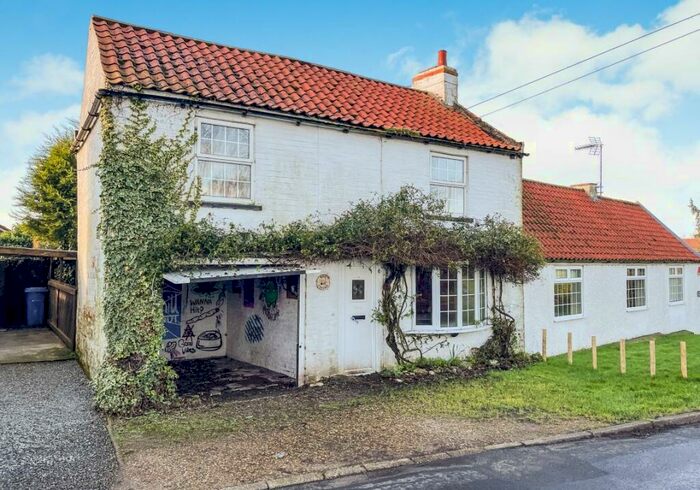 3 Bedroom Semi-Detached House For Sale In Rose Cottage, Aldbrough Road, Withernwick, Hull, North Humberside, HU11