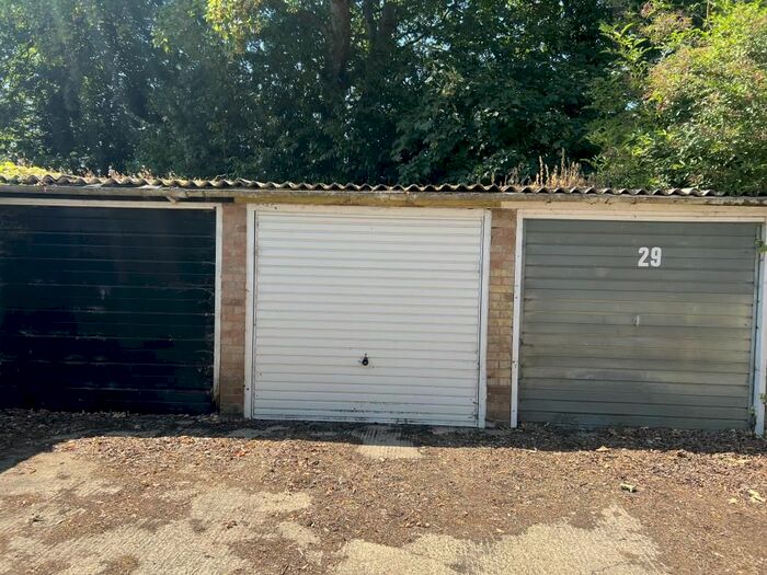 Parking/garage To Rent In Woodland Close, Headington, OX3
