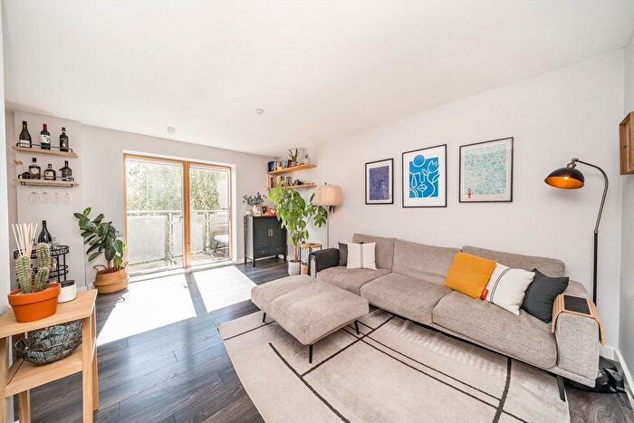2 Bedroom Flat For Sale In Chris Pullen Way, Holloway, N7