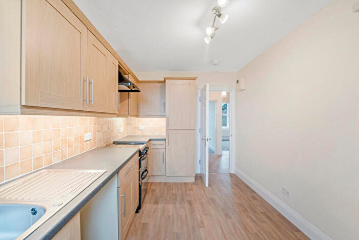 2 Bedroom Flat For Sale In Locking Road, BS23