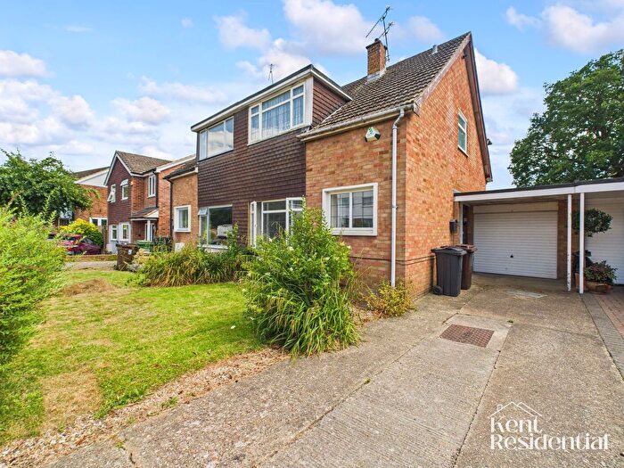 3 Bedroom Property To Rent In Bankfields, Headcorn, TN27