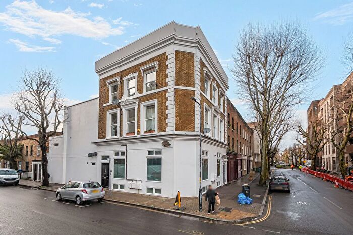 2 Bedroom Flat To Rent In Webster Road, Bermondsey, SE16