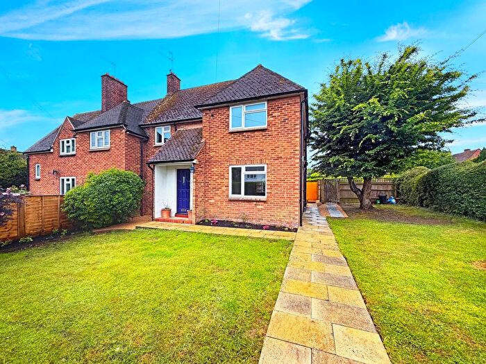 3 Bedroom Semi-detached House For Sale In Brays Meadow, Hyde Heath, Amersham, HP6