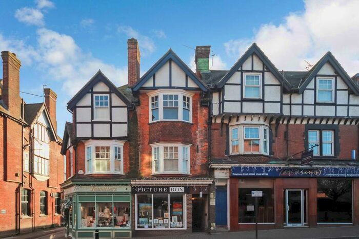 Studio To Rent In High Street, Tring, HP23