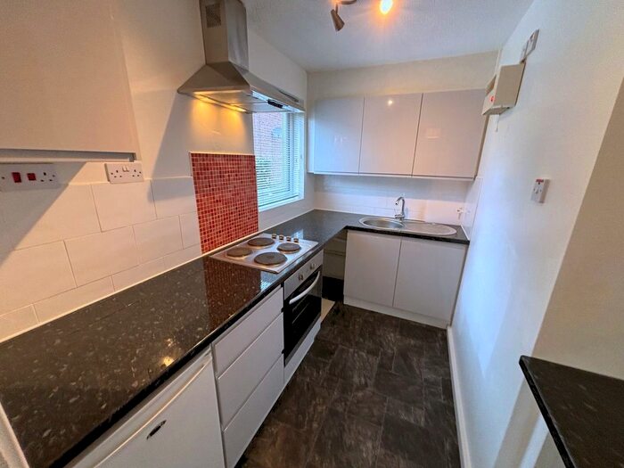 Studio To Rent In Farringdon Drive, Radcliffe, M26