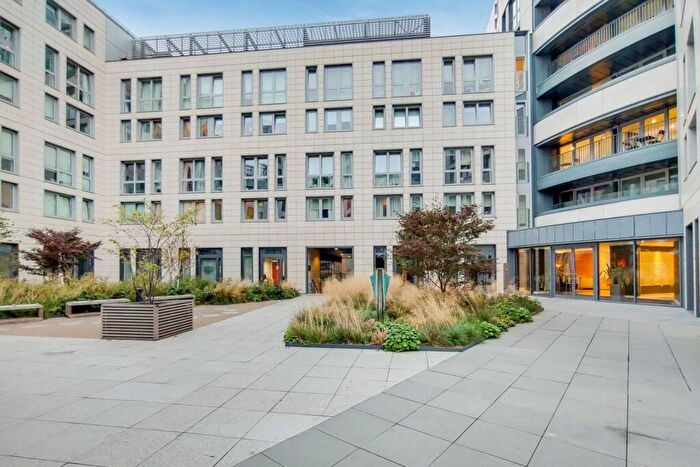 2 Bedroom Flat To Rent In City Road, Old Street, London, EC1V