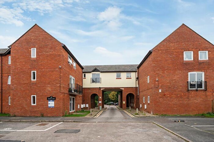 1 Bedroom Flat For Sale In Bicester, Oxfordshire, OX26