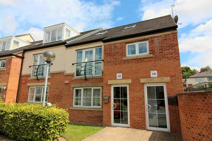 2 Bedroom Flat To Rent In The Elms, Henconner Lane LS13