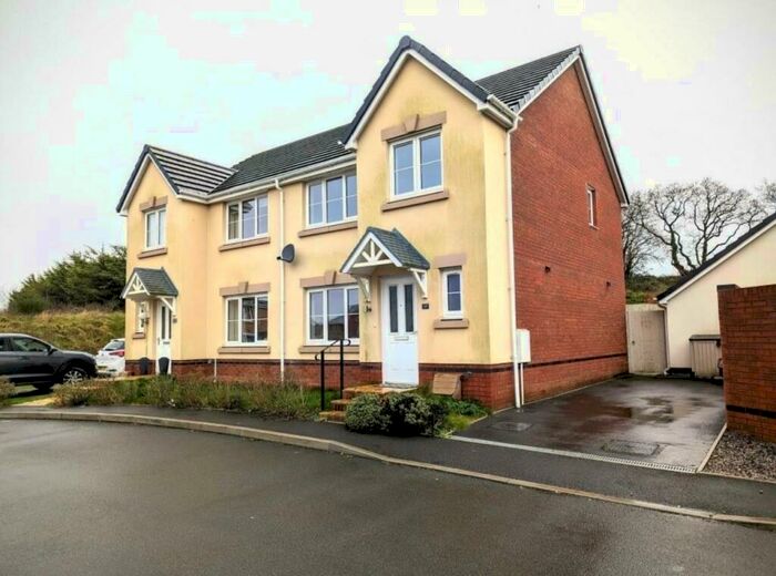 House To Rent In Clos Yr Eryr, Bridgend, CF35