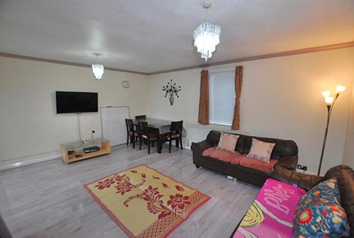 3 Bedroom Flat To Rent In Lambert Walk, Wembley, Greater London, HA9