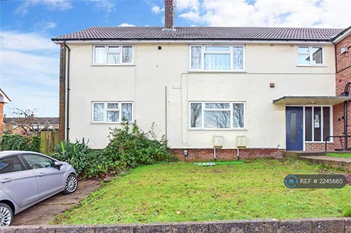 2 Bedroom Flat To Rent In Arethusa Road, Rochester, ME1