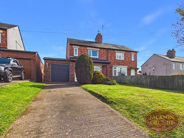 3 Bedroom Semi Detached House For Sale In Brockhall Road, Flore, NN7