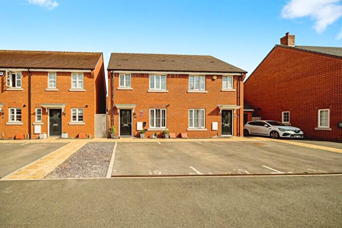 3 Bedroom Semi-Detached House For Sale In Blue Rock Drive, Aylesbury, HP18