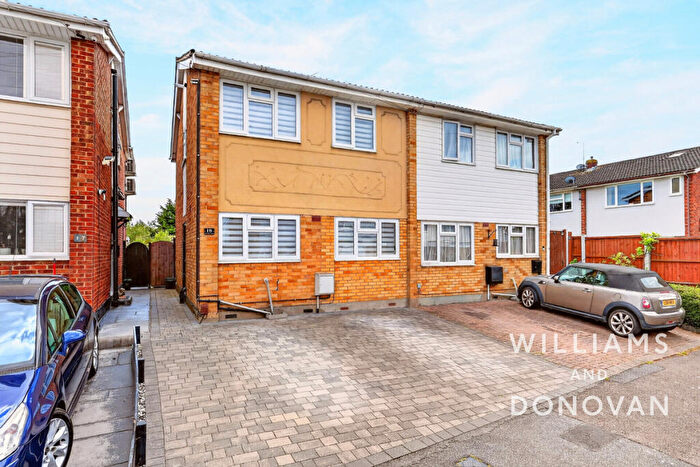 3 Bedroom Semi-Detached House For Sale In Orchard Road, Benfleet, SS7
