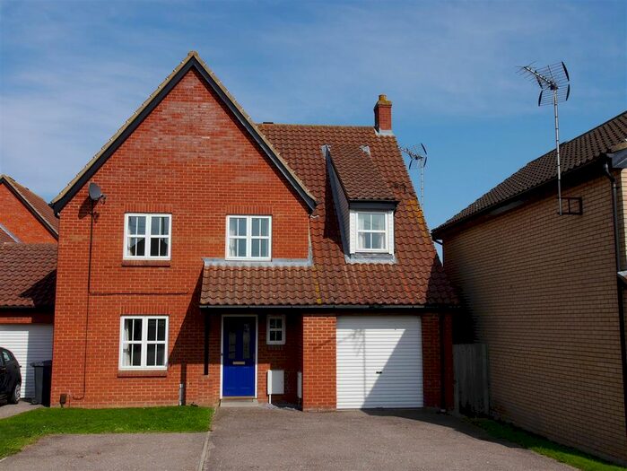 5 Bedroom Link Detached House To Rent In Boatman Close, Pinewood, Ipswich, Suffolk, IP8