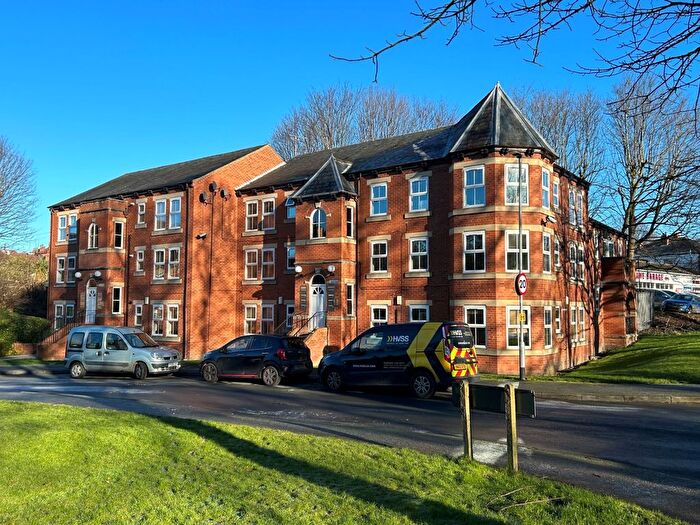 2 Bedroom Flat To Rent In Bridgewater Court, Grove Lane, Headingley, Leeds, LS6
