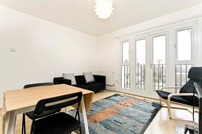 3 Bedroom Flat For Sale In Brunswick House, Thurtle Road, London, E2