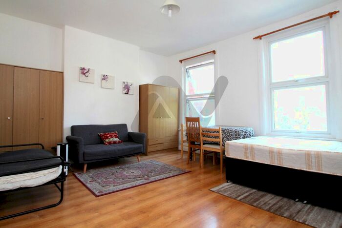Studio To Rent In Holloway Road, Holloway, N7